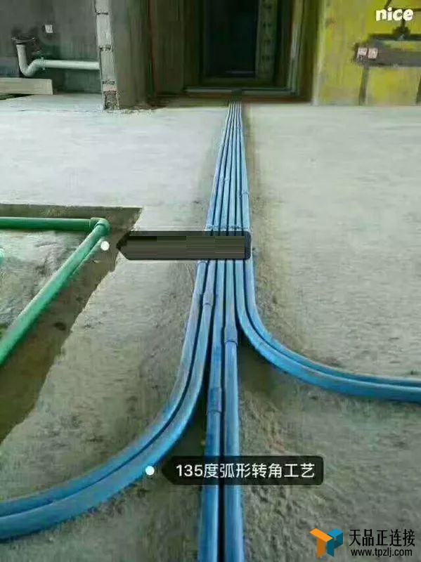ֱߵĺڰ,