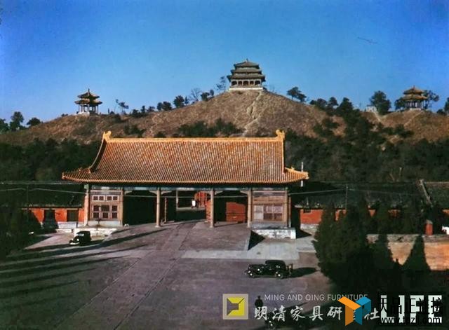 1946