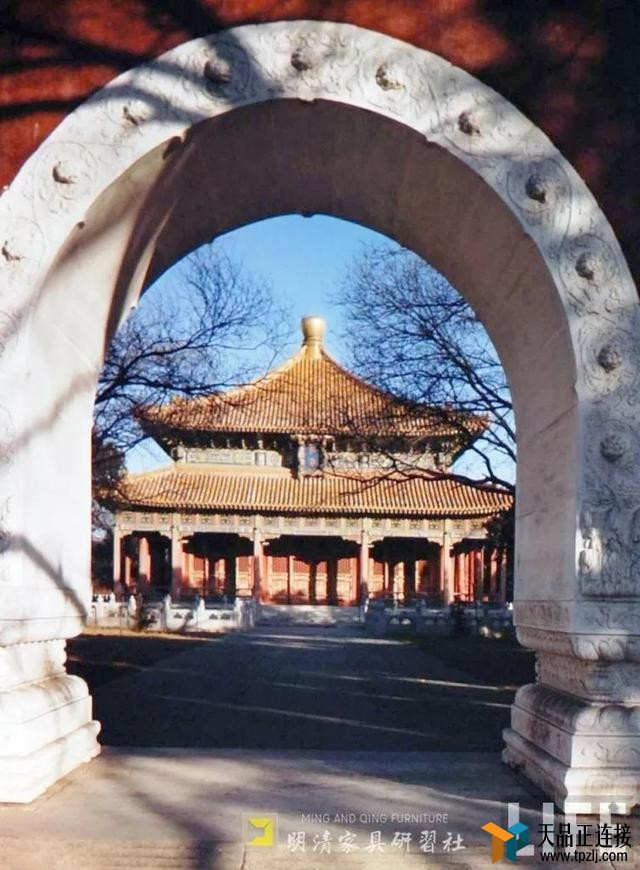 1946