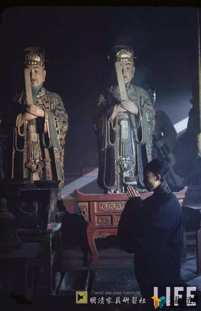1946