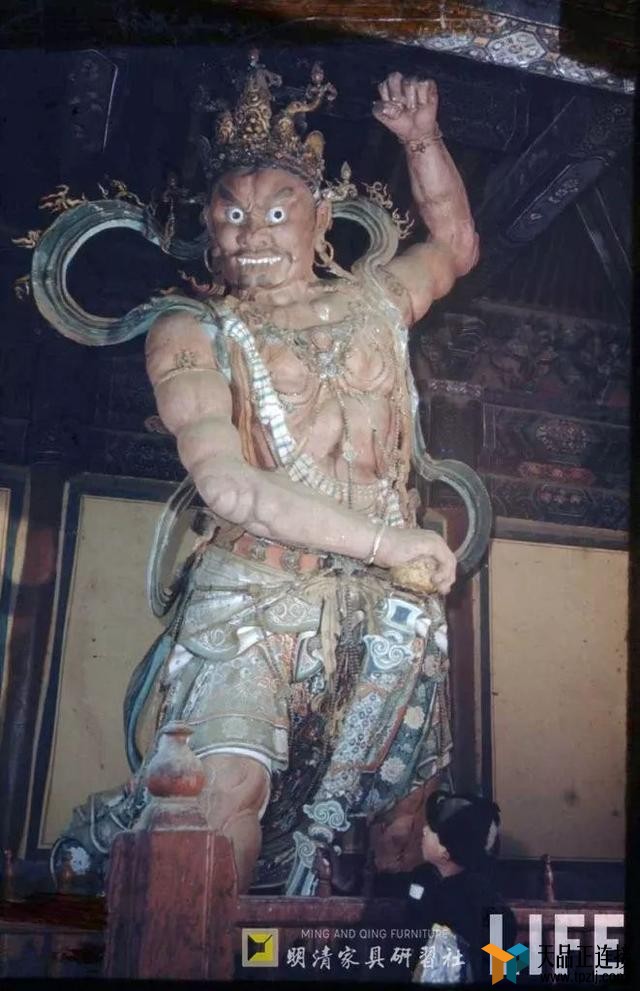 1946